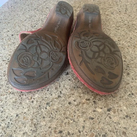 Sandals - Picture 3 of 3